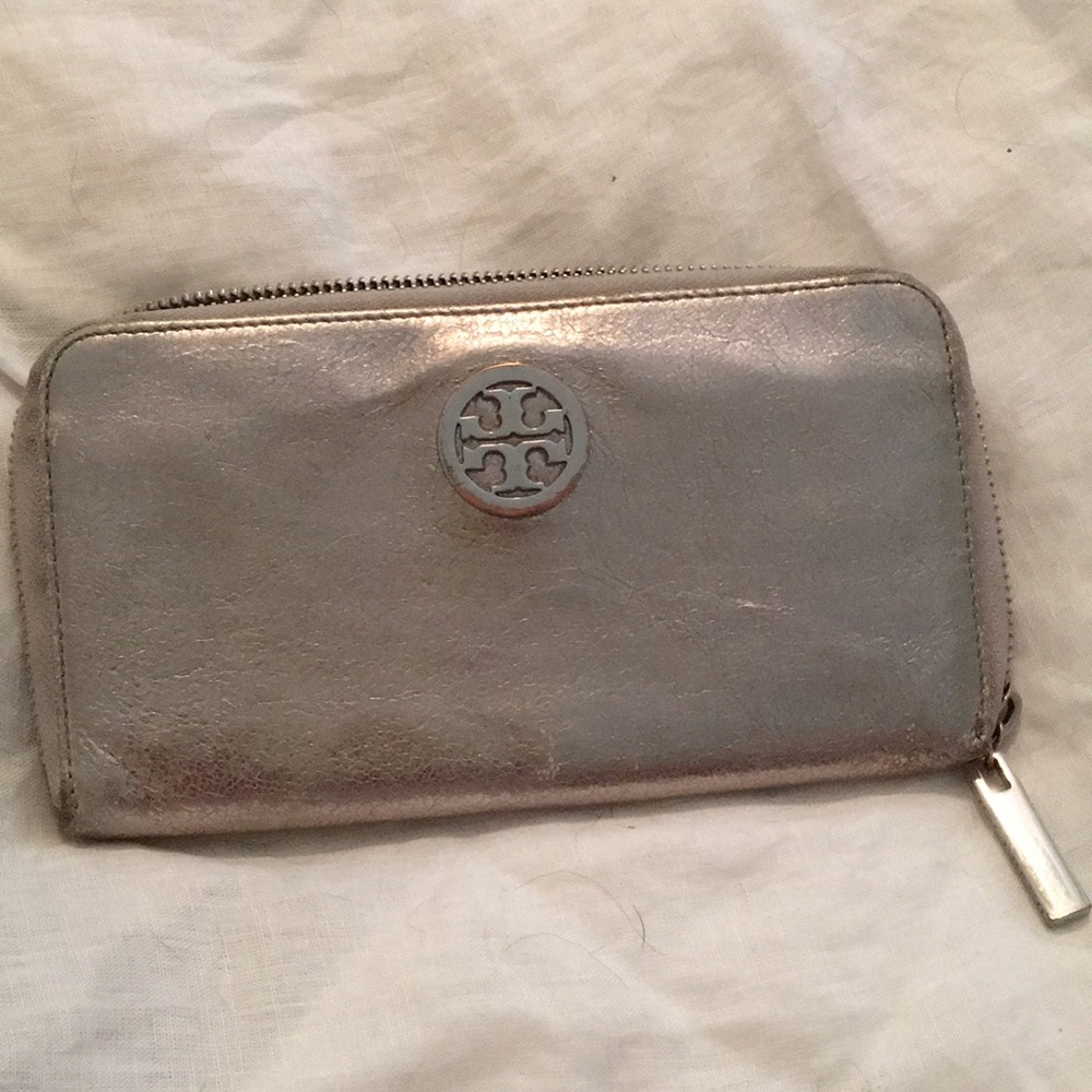 Tory Burch Robinson Leather Continental Wallet